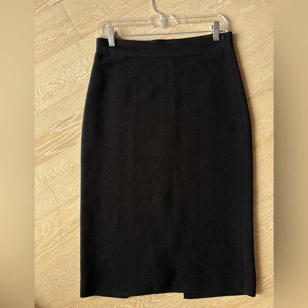 Uniqlo Stretchy Black Pencil Skirt Medium